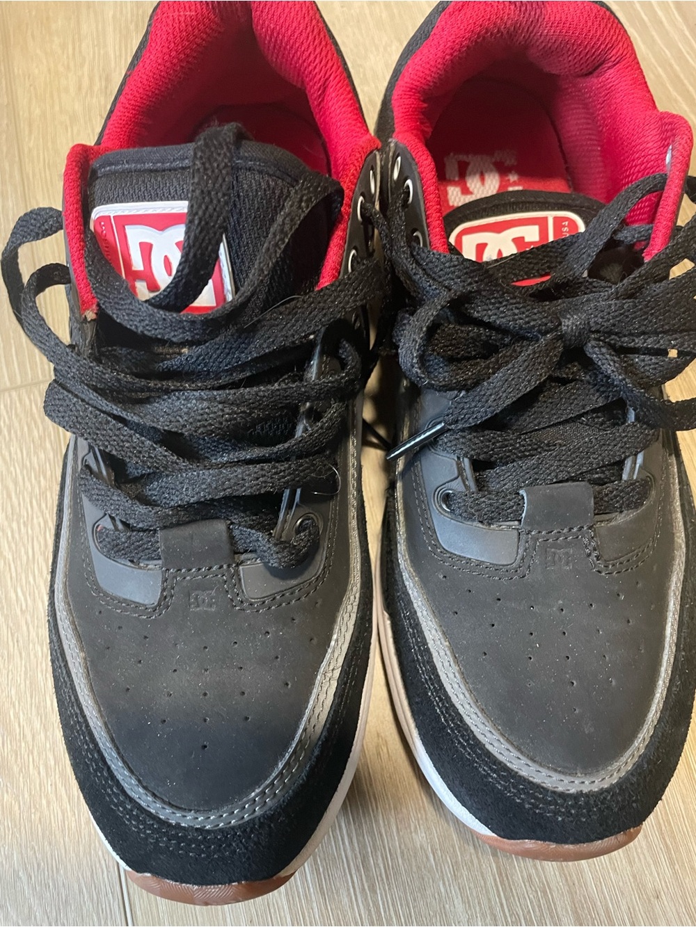 Vintage DC Shoes skateboard shoes E Tribeka